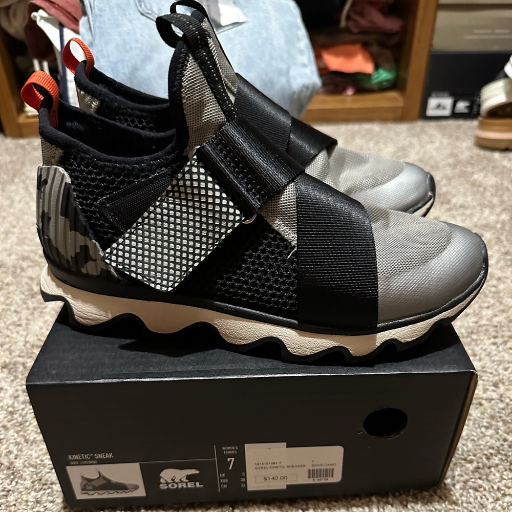 Sorel kinetic sneakers